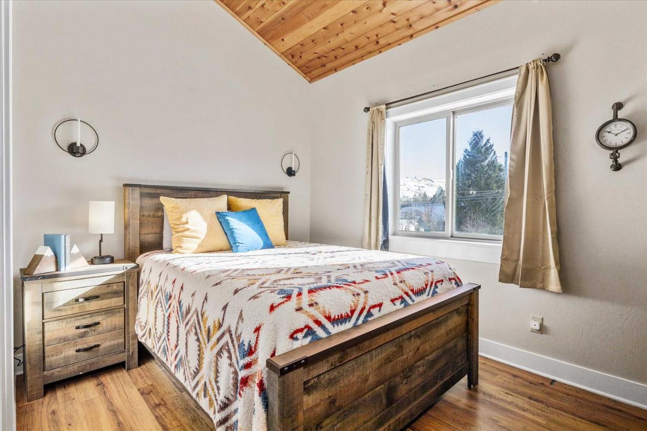 Modern Red Lodge Cabin - Walk To Broadway Ave Ngoại thất bức ảnh
